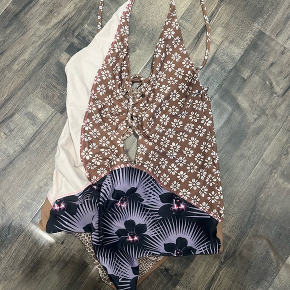 ACACIA ONE PIECE - Picture 5 of 5